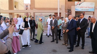 محافظ القاهرة يتابع انطلاق امتحانات الثانوية العامة