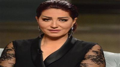 الفنانة وفاء عامر