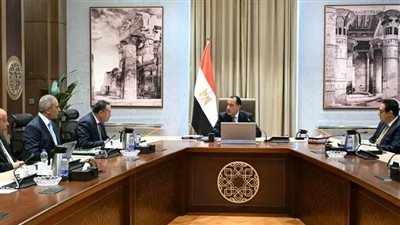 رئيس الوزراء: توجيهات من الرئيس بالارتقاء بمنظومة الرعاية الصحية وتطوير الخدمات الطبية