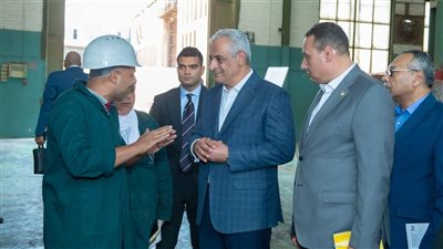 وزير الإنتاج الحربي يتفقد مصنع 99 ويشيد بطفرة الإنتاج