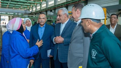 وزير الإنتاج الحربي يتفقد شركة حلوان للصناعات الهندسية ويؤكد استمرار التطوير