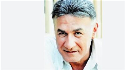 إحياء ذكرى رحيل الفنان الكبير عزت أبو عوف.. النشأة العلمية والمسار الطبي للفنان الراحل
