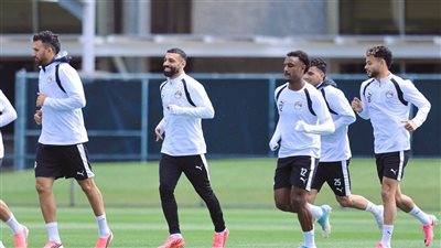 بعثة منتخب مصر تتوجه إلى دالاس على متن طائرة خاصة لخوض مباراة أستراليا