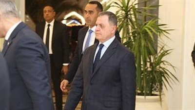 وزير الداخلية يؤدى واجب العزاء فى وفاة اللواء الشربينى