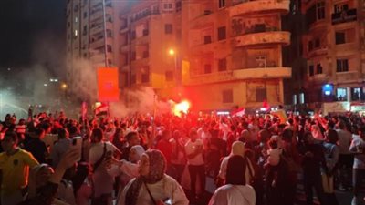 زفاف مصري يتحول إلى ساحة تشجيع احتفالاً بتأهل 