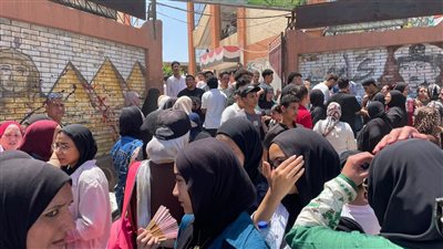 ارتياح بين طلاب الثانوية العامة بالإسكندرية بعد امتحان اللغة الأجنبية الأولى