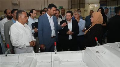 وزير الصناعة ومحافظ الشرقية يتفقدان 3 مصانع للصناعات الهندسية والكهربائية 