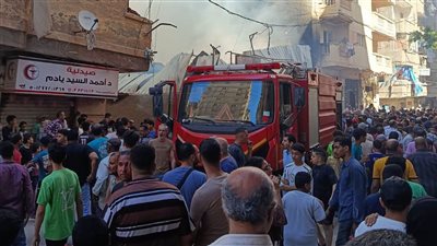 حريق هائل يلتهم مخزن أخشاب بمنطقة الفلكي شرق الإسكندرية
