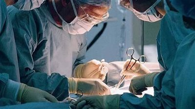نجاح جراحة ميكروسكوبية دقيقة تنقذ قدم طفلة من البتر بمستشفى الفيوم العام