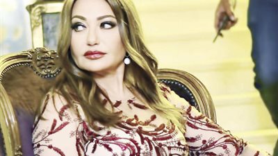 لماذا ظهر خالد نجل ليلى علوي في العرض الخاص لفيلم 