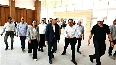 رئيس الوزراء يتفقد مركز المؤتمرات والمعارض الدولي بالمدينة التراثية بالعلمين الجديدة