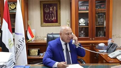 وزير النقل يجري اتصالًا هاتفيًا بالمواطنة ليلى حسن المقيمة بأسوان