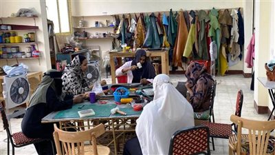 محافظ أسوان يتابع تطوير مجمع الصناعات الحرفية ببلانة