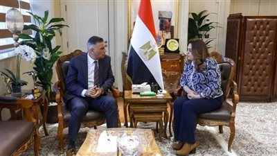 وزيرة التنمية المحلية تتابع مع محافظ جنوب سيناء الموقف التنفيذى للمشروعات التنموية والخدمية والبيئية بالمحافظة