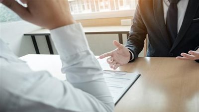 دليل شامل لاستخراج وتجديد تصريح العمل إلكترونيًا للمسافرين خارج مصر