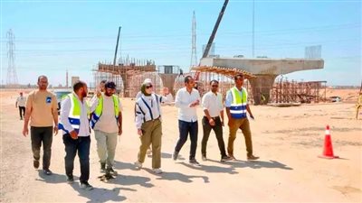 وزيرة الإسكان تتابع موقف تنفيذ عدد من المشروعات وملفات العمل بمدينة السويس الجديدة