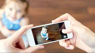 خصوصية الأطفال في خطر.. استشارية علاقات أسرية تحذر من نشر صور الأبناء على مواقع التواصل