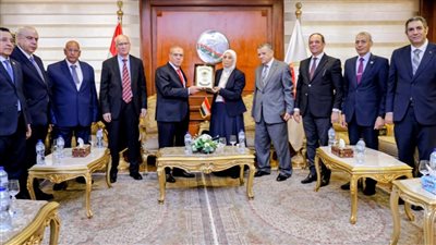 رئيس محكمة النقض يهنئ المستشارة هدى أحمد عيسى بتولي رئاسة هيئة النيابة الإدارية
