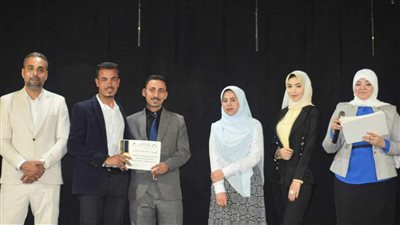 مفاتيح السعاده تكرم عدد من الكوادر الشبابية أصحاب المواهب المختلفة فى حفلها الثالث