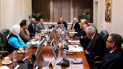 وزير التجارة يبحث مع ممثلي غرفة مواد البناء الآليات التنفيذية بتطوير منطقة شق الثعبان