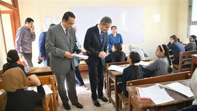 محافظ الغربية يتابع امتحانات النقل للفصل الدراسي الثاني 2023 / 2024 بطنطا