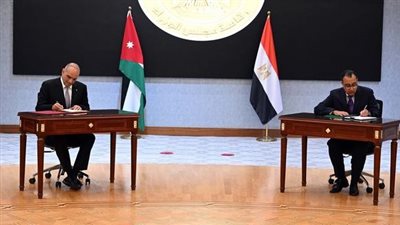 رئيسا وزراء مصر والأردن يوقعان محضر اجتماعات الدورة الـ 32 للجنة العليا المصرية المُشتركة