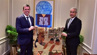 وزير العمل يلتقى وزير الهجرة اليوناني لبحث إرسال عِمالة مصرية إلى اليونان