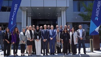 وزير الإتصالات يفتتح المقر الجديد لشركة 