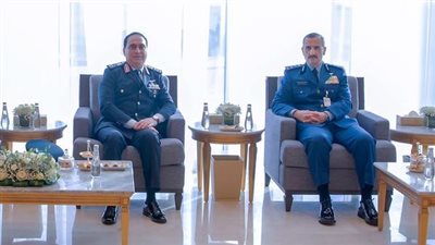 قائد القوات الجوية يلتقى نظيره السعودي ويشارك الإحتفال بتخريج طلاب كلية الملك فيصل الجوية