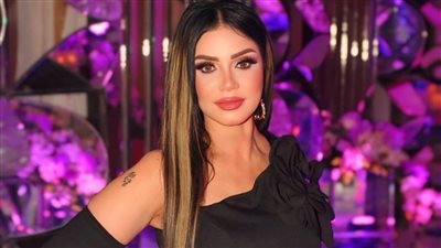 إيناس عزالدين بإطلالة ساحرة في حفل زفاف ابنة مصطفى كامل (صور)