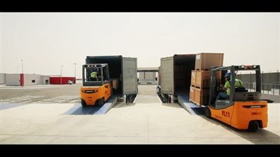 الموانىء البرية والجافة: لميناء أكتوبر الجاف دور بارز في حركة الواردات والصادرات 