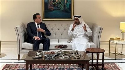 وزير الصحة يبحث مع رئيس صحة  أبوظبي التعاون في الجينوم البشري 