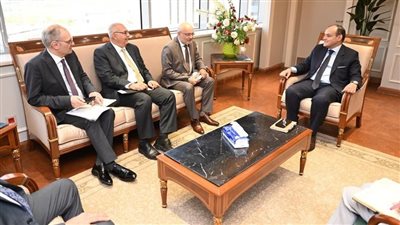 وزير التجارة يبحث مع شركة جنرال موتورز إيجيبت التوسع فى مصر