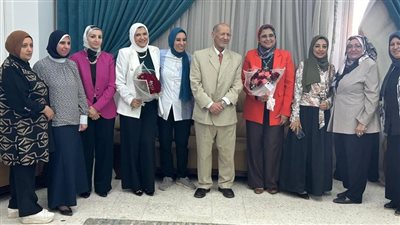 إعلام بنات الأزهر تكرم رئيس قسم الإذاعة والتلفزيون السابق 