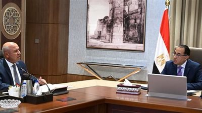 رئيس الوزراء يتابع مع وزير النقل التشغيل التجريبي لمحطات الجزء الثالث للمترو 