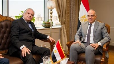 وزير الري يلتقى سفير دولة بيرو لبحث التعاون بين البلدين فى مجال المياه