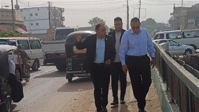 محافظ الشرقية يتفقد أعمال التطوير الجارية بمنطقة كوبري أبو طبل بمنيا القمح
