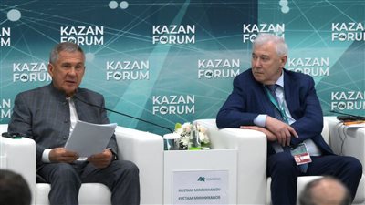 بالصور..رستم مينيخانوف  رئيس جمهورية تتارستان التابعة لروسيا الاتحادية: المعايير المالية الإسلامية تزيد من  العلاقات بين روسيا والدول الإسلامية التجارية بتوقيع ١٣٠٠صفقة حتى الآن