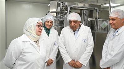 وزير قطاع الأعمال يتفقد مصانع الشركة العربية للأدوية (ادكو)