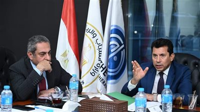 وزير الرياضة يعقد اجتماعاً مع اللجنة العليا لسلسلة نادي النادي لمتابعة خطة الإدارة والتشغيل