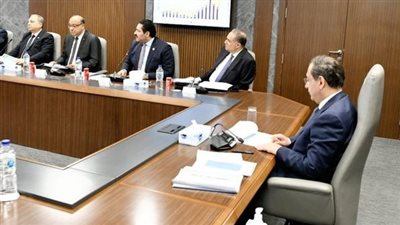 وزير البترول يتابع مشروعات توصيل الغاز الطبيعي للمنازل 