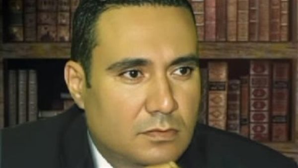 خلف الحدث