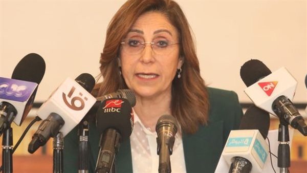 وزيرة الثقافة