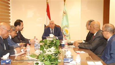 وزير الزراعة يبحث مع جهاز مستقبل مصر تنسيق التعاون لتحقيق رؤية الدولة الاستيراتيجية
