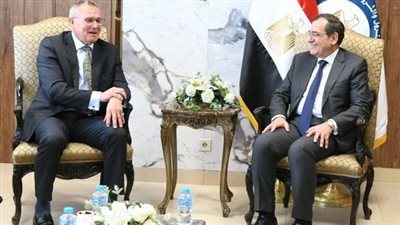 وزير البترول يلتقى رئيس ”كايرون إنرجى” لبحث أنشطة الشركة فى مصر وخططها المستقبلية