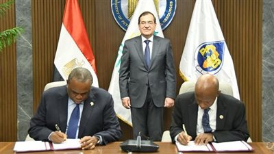 وزير البترول يشهد التوقيع على اتفاق تأسيس وميثاق 