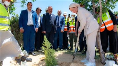 وزيرة البيئة فى زيارة تفقدية لمصنع تدوير المخلفات بالإسماعيلية