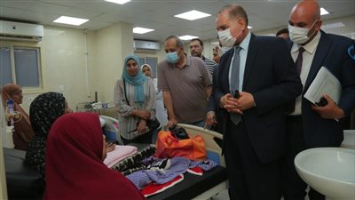 محافظ كفرالشيخ يتفقد وحدة الغسيل الكلوى بقرية سنديون