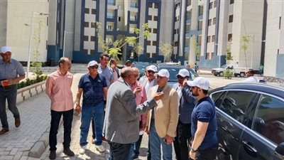 نائب رئيس هيئة المجتمعات العمرانية يتابع سير العمل بمشروعات مدينة أخميم الجديدة