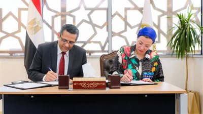وزيرة البيئة ونقيب الصحفيين يوقعان بروتوكول تعاون بين الوزارة  والنقابة